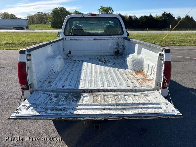 image for item FG0293 2002 Ford F250 Super Duty pickup truck