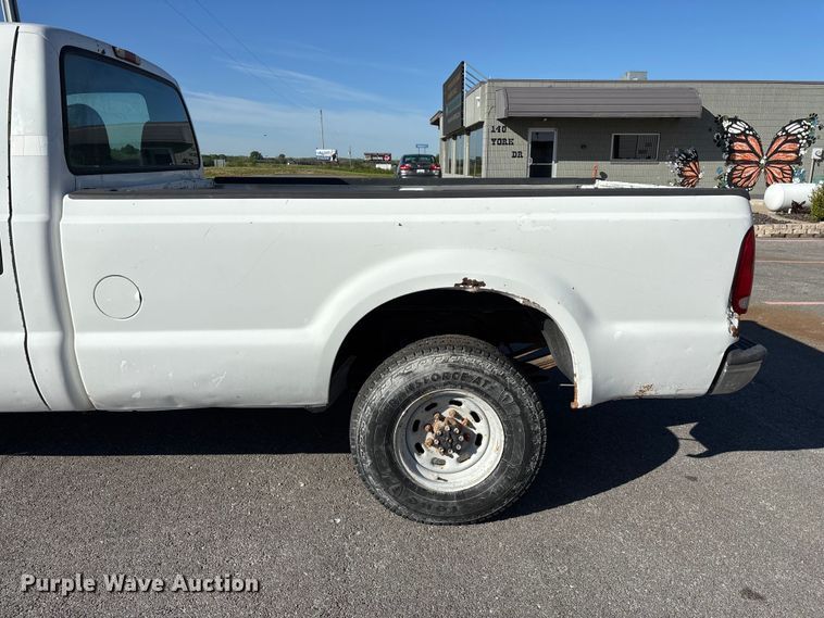 image for item FG0293 2002 Ford F250 Super Duty pickup truck