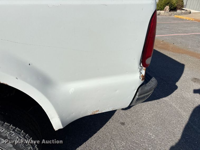 image for item FG0293 2002 Ford F250 Super Duty pickup truck