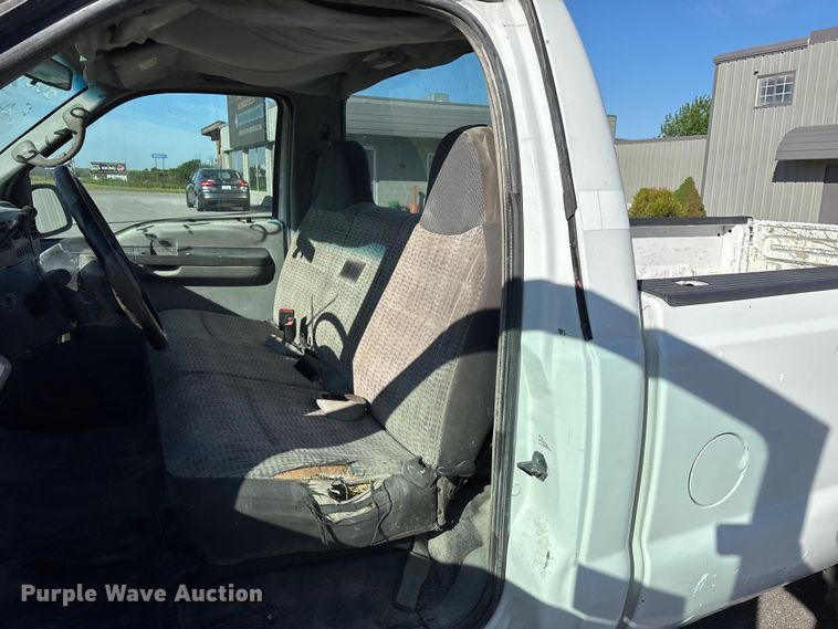 image for item FG0293 2002 Ford F250 Super Duty pickup truck