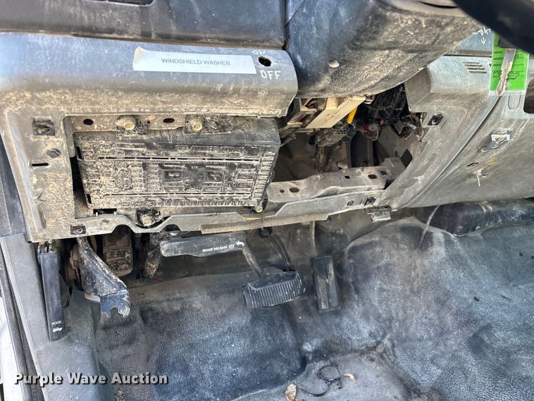 image for item FG0293 2002 Ford F250 Super Duty pickup truck