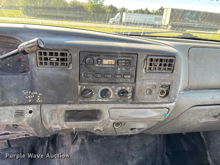 image for item FG0293 2002 Ford F250 Super Duty pickup truck