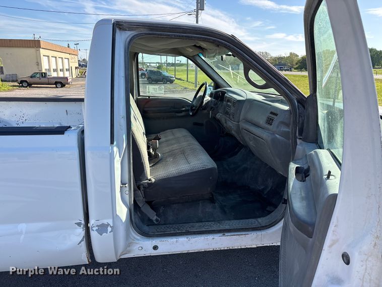 image for item FG0293 2002 Ford F250 Super Duty pickup truck