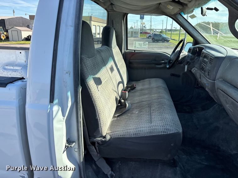 image for item FG0293 2002 Ford F250 Super Duty pickup truck