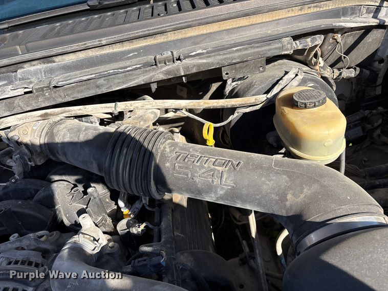 image for item FG0293 2002 Ford F250 Super Duty pickup truck