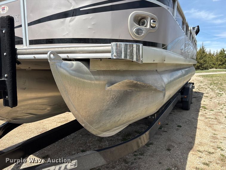 image for item FG2878 2008 Forest River South Bay 825 CR TT pontoon boat