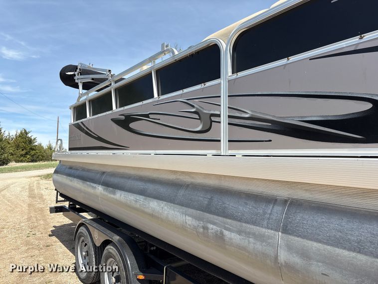 image for item FG2878 2008 Forest River South Bay 825 CR TT pontoon boat