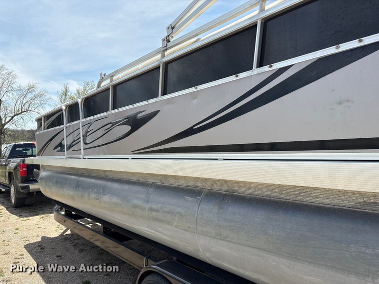 image for item FG2878 2008 Forest River South Bay 825 CR TT pontoon boat