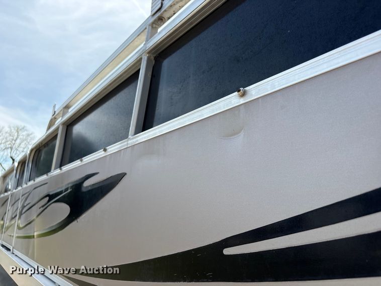 image for item FG2878 2008 Forest River South Bay 825 CR TT pontoon boat