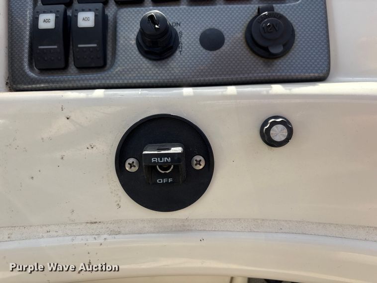image for item FG2878 2008 Forest River South Bay 825 CR TT pontoon boat