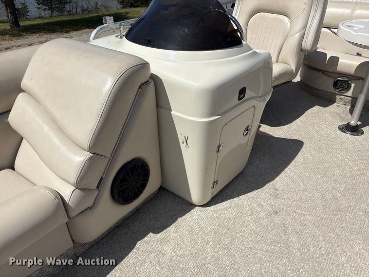 image for item FG2878 2008 Forest River South Bay 825 CR TT pontoon boat