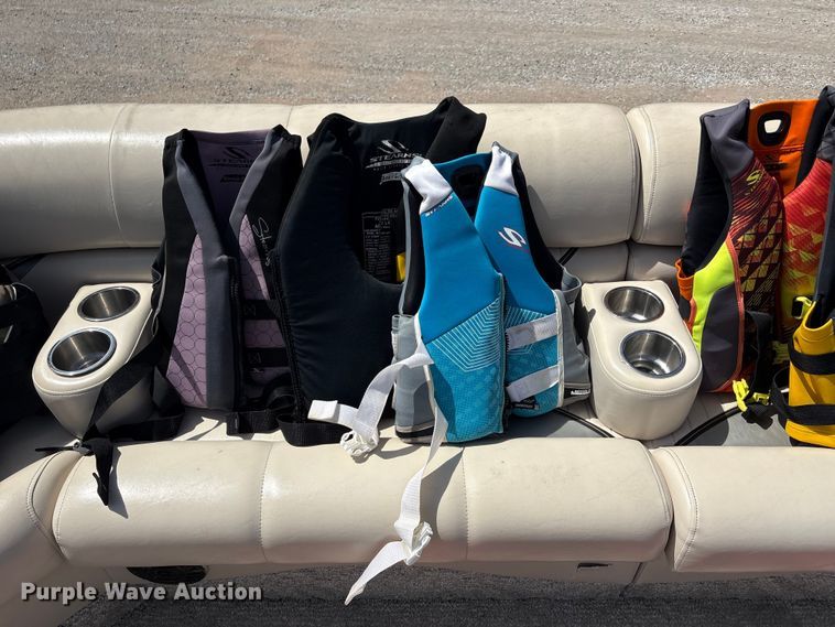 image for item FG2878 2008 Forest River South Bay 825 CR TT pontoon boat