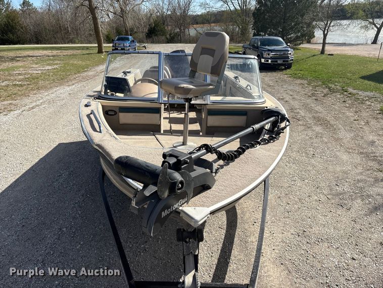 image for item FG2879 1999 Alumacraft Trophy Sport 175 boat