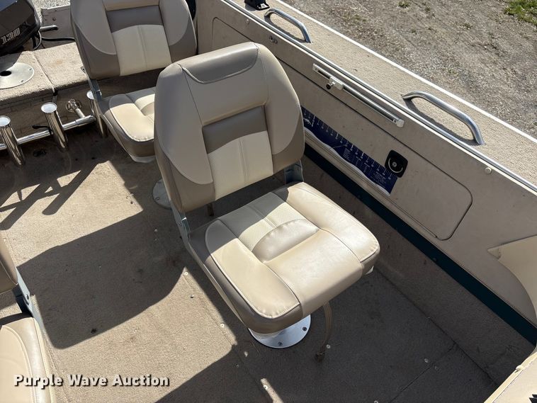 image for item FG2879 1999 Alumacraft Trophy Sport 175 boat