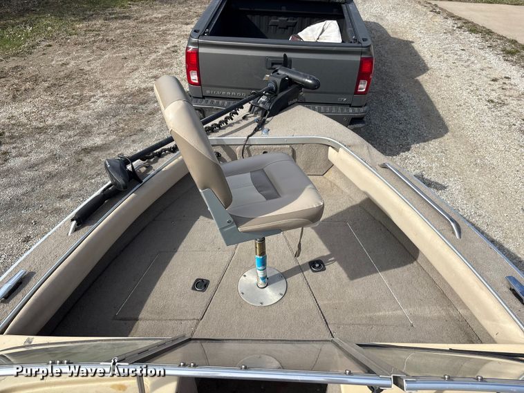 image for item FG2879 1999 Alumacraft Trophy Sport 175 boat