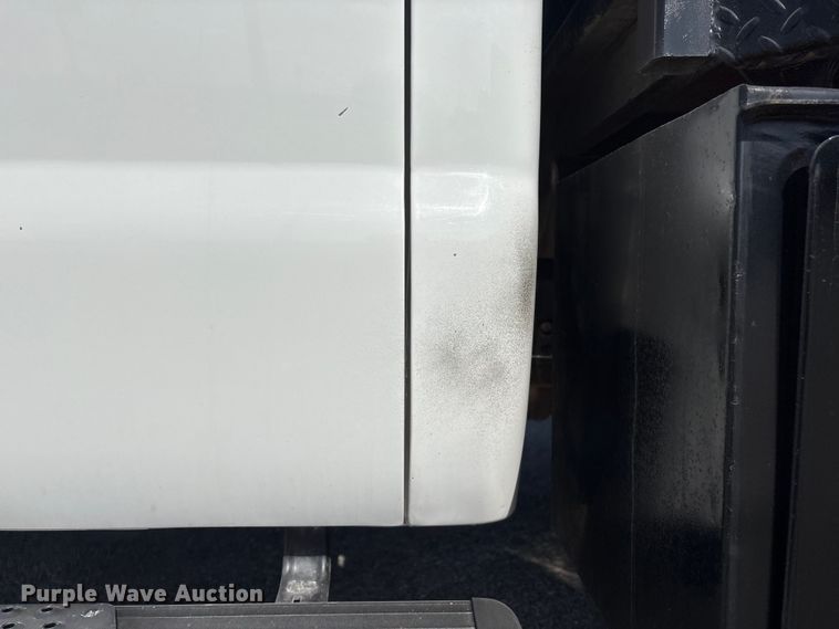 image for item FG2912 2012 Ford F550 Super Duty Ext. Cab flatbed truck