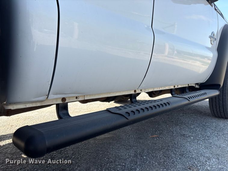 image for item FG2912 2012 Ford F550 Super Duty Ext. Cab flatbed truck