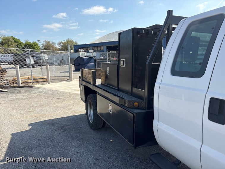 image for item FG2912 2012 Ford F550 Super Duty Ext. Cab flatbed truck
