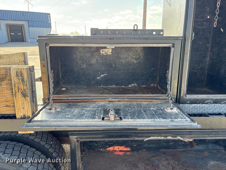 image for item FG2912 2012 Ford F550 Super Duty Ext. Cab flatbed truck