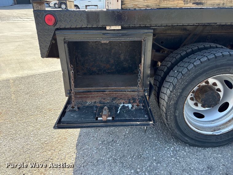 image for item FG2912 2012 Ford F550 Super Duty Ext. Cab flatbed truck