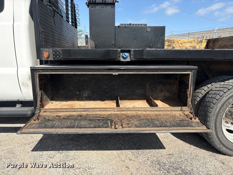 image for item FG2912 2012 Ford F550 Super Duty Ext. Cab flatbed truck