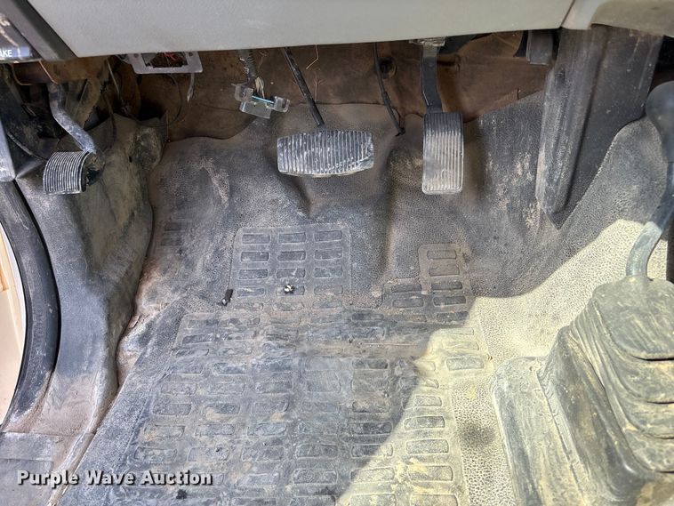 image for item FG2912 2012 Ford F550 Super Duty Ext. Cab flatbed truck