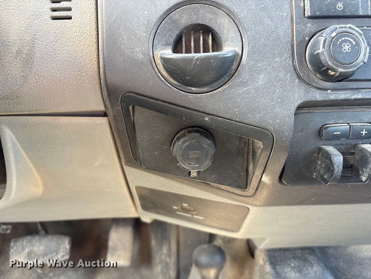 image for item FG2912 2012 Ford F550 Super Duty Ext. Cab flatbed truck