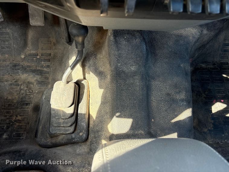 image for item FG2912 2012 Ford F550 Super Duty Ext. Cab flatbed truck