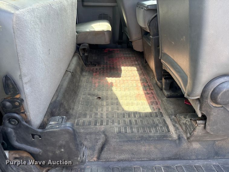 image for item FG2912 2012 Ford F550 Super Duty Ext. Cab flatbed truck