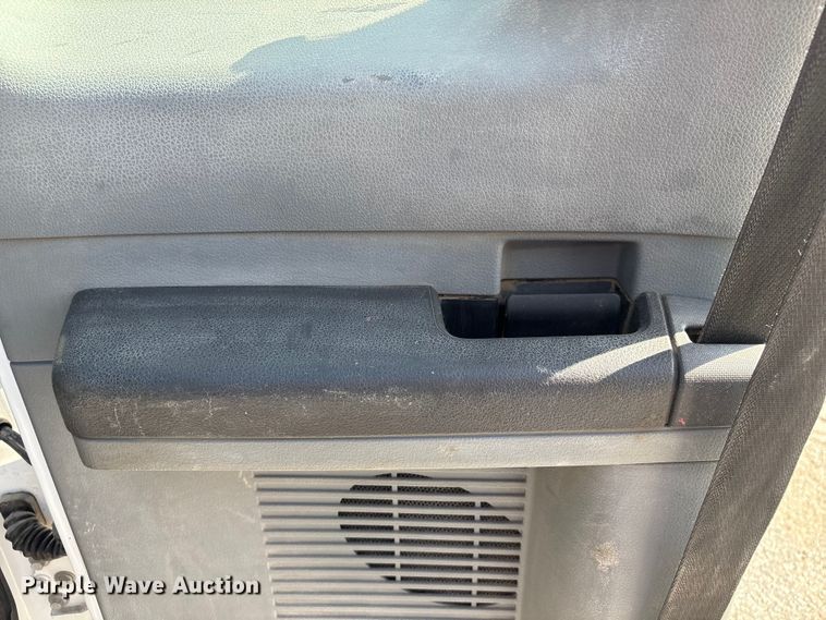 image for item FG2912 2012 Ford F550 Super Duty Ext. Cab flatbed truck