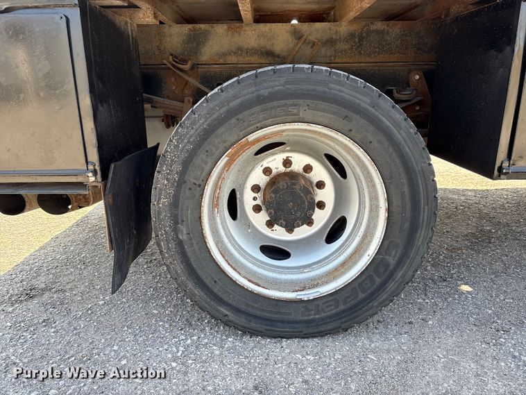 image for item FG2912 2012 Ford F550 Super Duty Ext. Cab flatbed truck