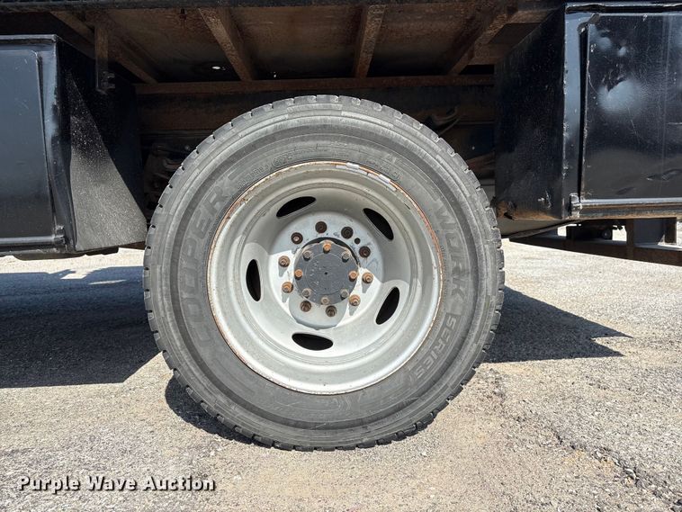 image for item FG2912 2012 Ford F550 Super Duty Ext. Cab flatbed truck