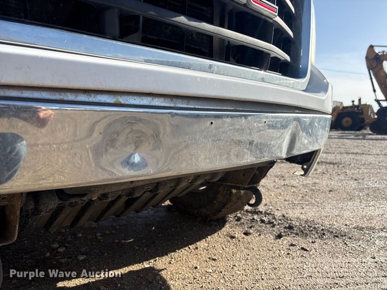 image for item FG2940 2008 GMC Sierra 2500HD pickup truck cab and chassis