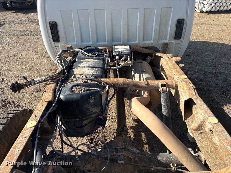 image for item FG2940 2008 GMC Sierra 2500HD pickup truck cab and chassis