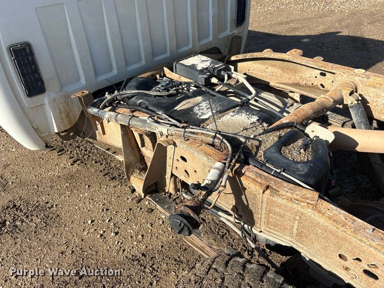 image for item FG2940 2008 GMC Sierra 2500HD pickup truck cab and chassis