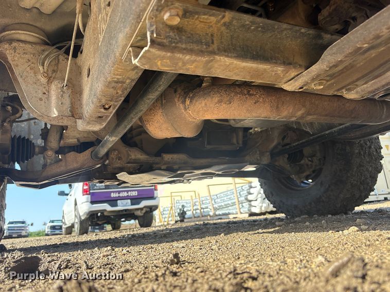 image for item FG2940 2008 GMC Sierra 2500HD pickup truck cab and chassis