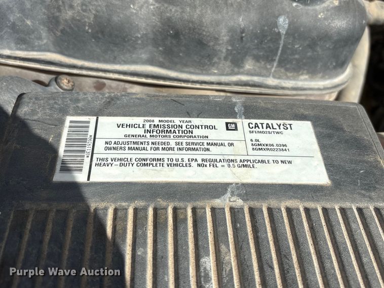image for item FG2940 2008 GMC Sierra 2500HD pickup truck cab and chassis