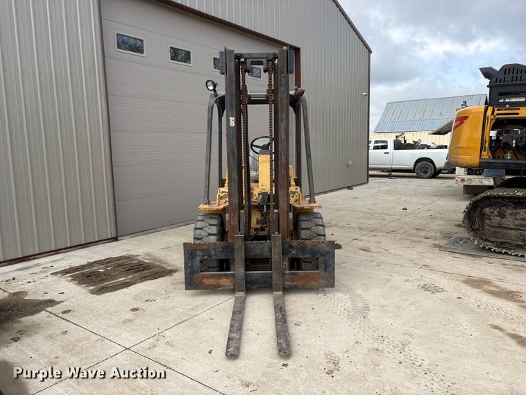 image for item FG2945 Caterpillar V80E forklift