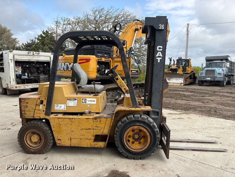 image for item FG2945 Caterpillar V80E forklift