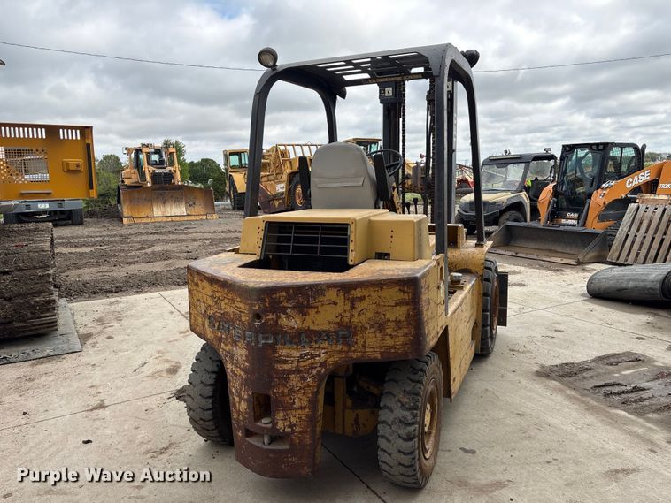image for item FG2945 Caterpillar V80E forklift