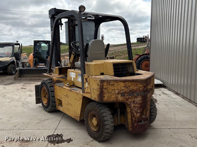 image for item FG2945 Caterpillar V80E forklift