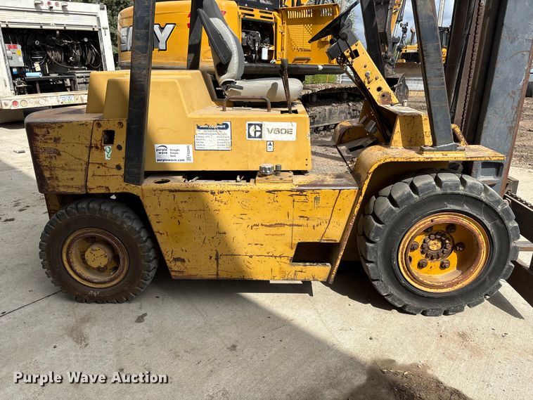 image for item FG2945 Caterpillar V80E forklift