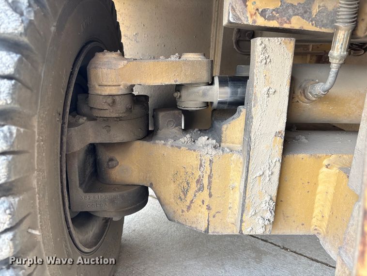 image for item FG2945 Caterpillar V80E forklift