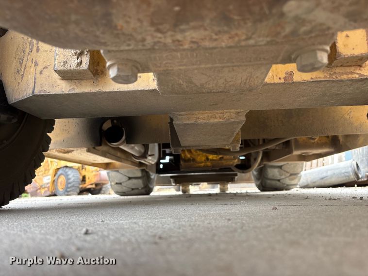 image for item FG2945 Caterpillar V80E forklift