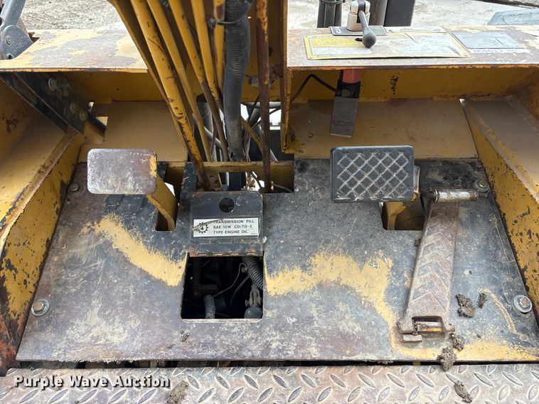 image for item FG2945 Caterpillar V80E forklift