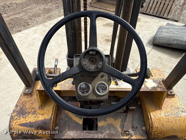 image for item FG2945 Caterpillar V80E forklift