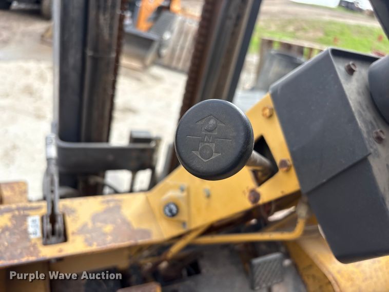 image for item FG2945 Caterpillar V80E forklift
