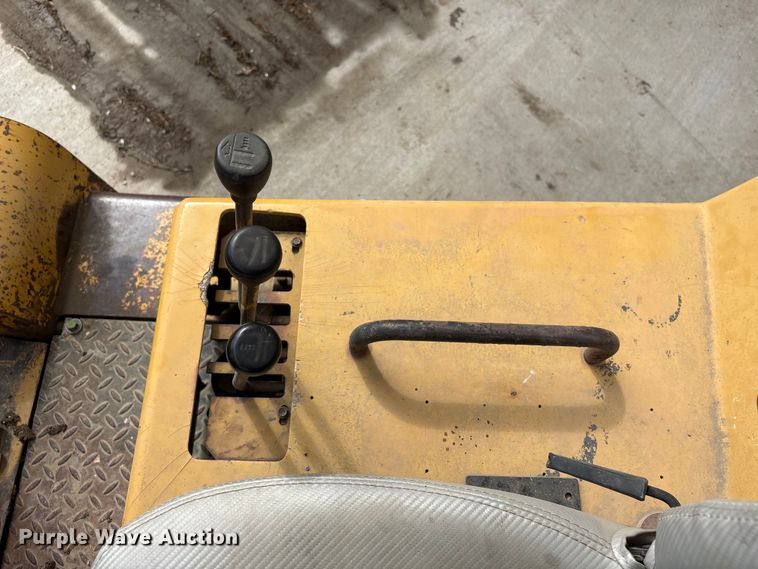 image for item FG2945 Caterpillar V80E forklift