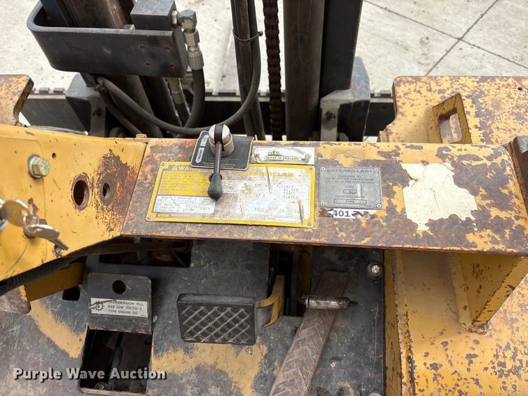 image for item FG2945 Caterpillar V80E forklift