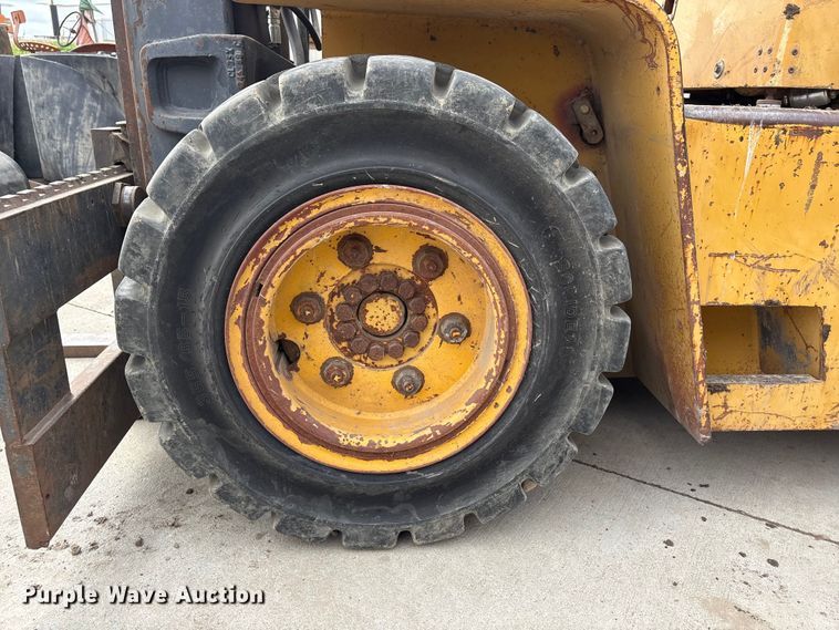 image for item FG2945 Caterpillar V80E forklift